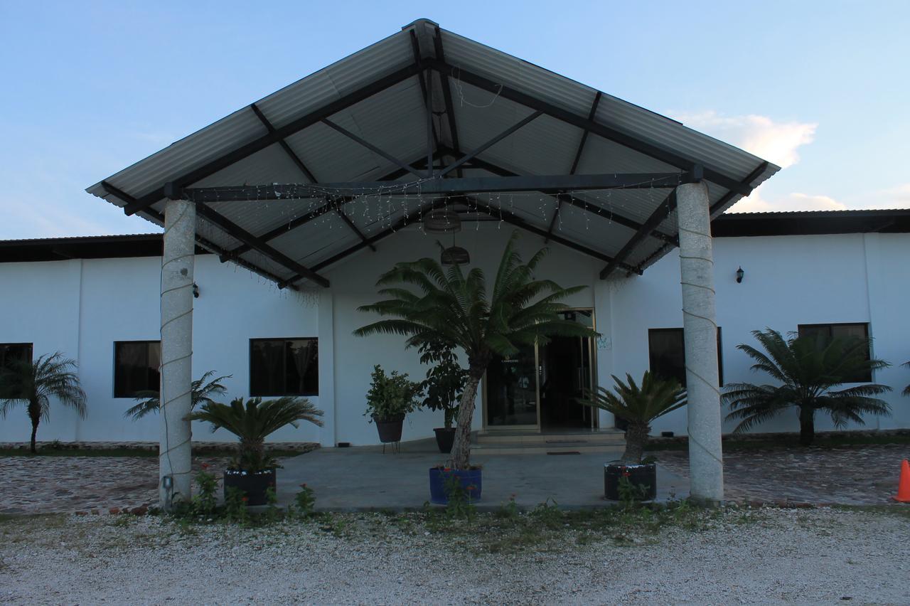 Real Primaveras Campestre Escárcega エクステリア 写真
